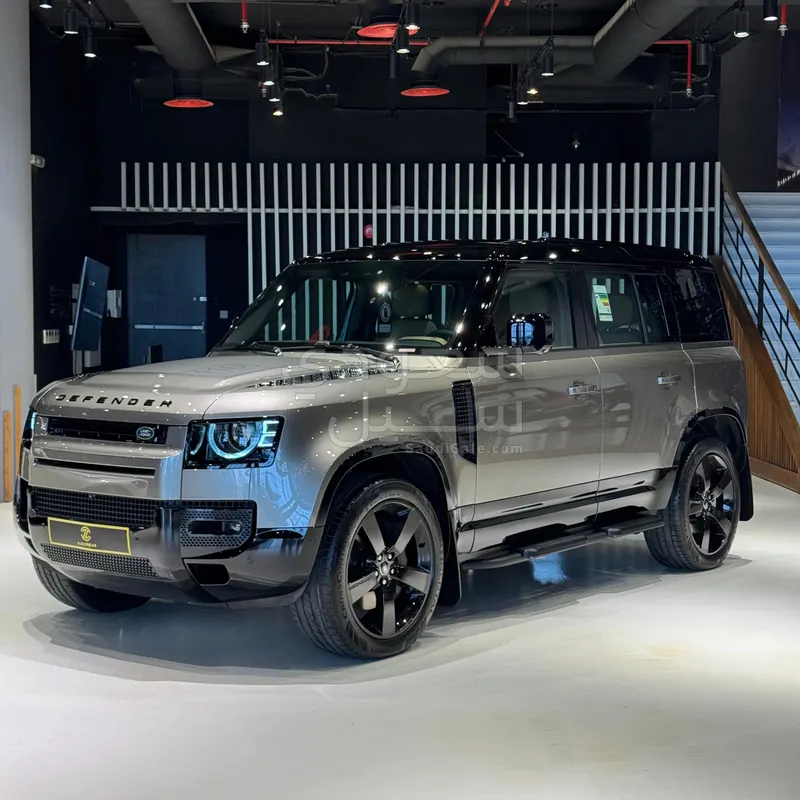 2025 لاند روفر ديفيندر اتش اس اي