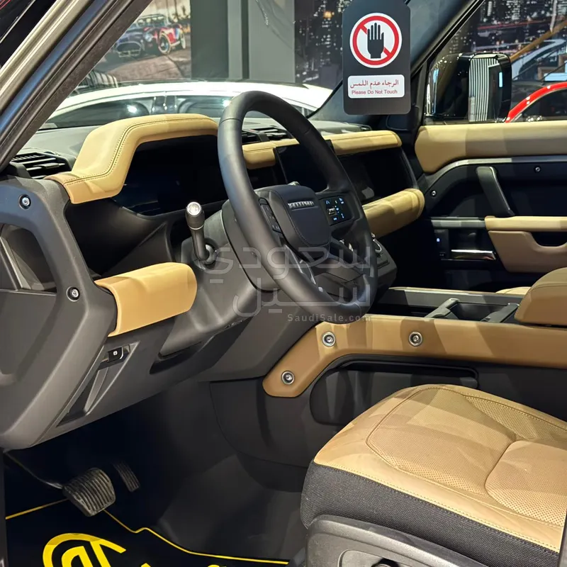 2025 لاند روفر ديفيندر اتش اس اي