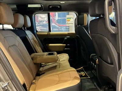 2025 لاند روفر ديفيندر اتش اس اي