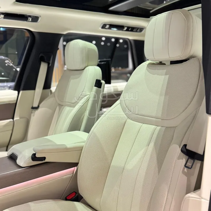 2025 Land Rover Range Rover HSE