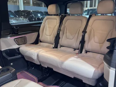 2025 مرسيدس - بنز في 300