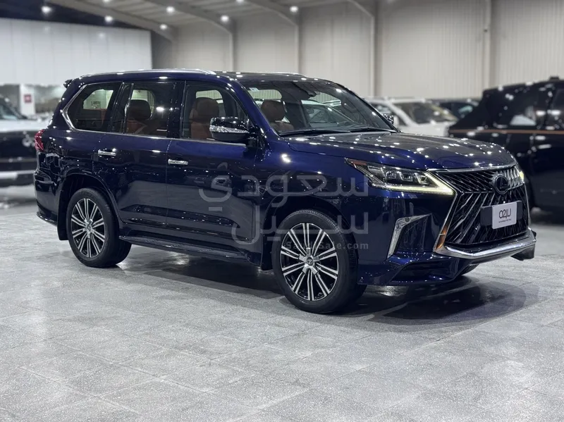 2018 لكزس إل إكس 570 اس