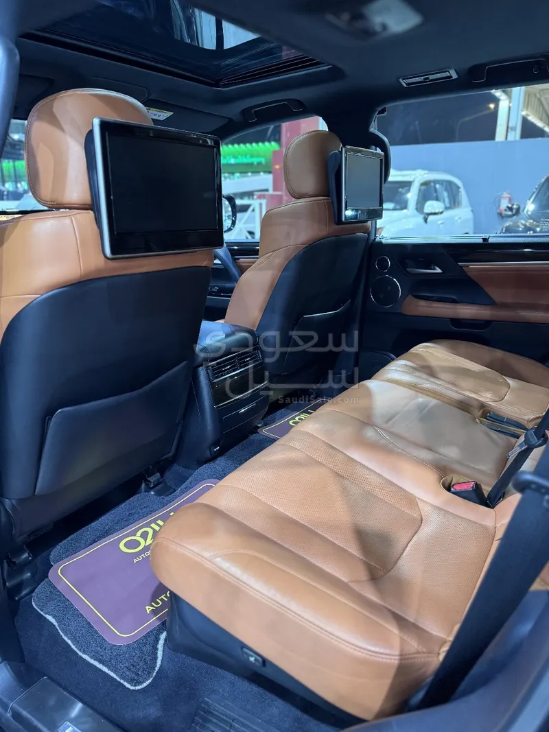 2018 لكزس إل إكس 570 اس