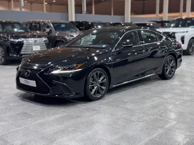 2021 لكزس إي إس 350