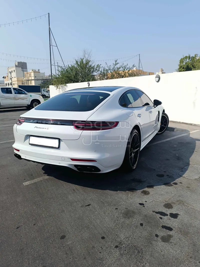 2017 بورش بانميرا 4 اس