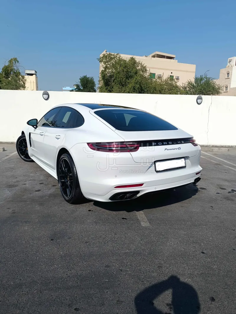 2017 بورش بانميرا 4 اس