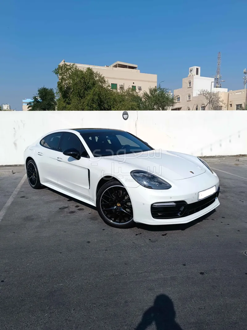 2017 بورش بانميرا 4 اس