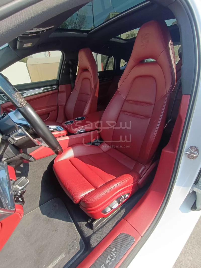 2017 بورش بانميرا 4 اس