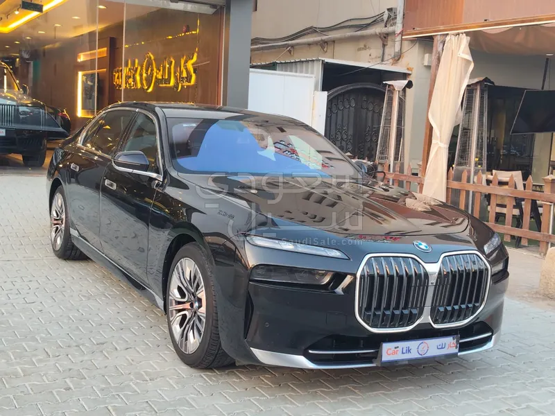 2023 بي ام دبليو الفئة السابعة 735أي