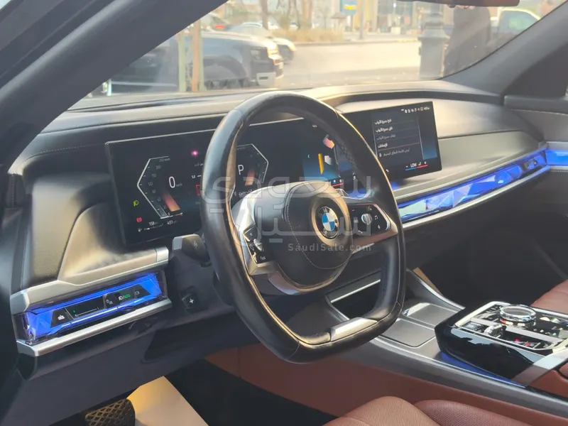 2023 بي ام دبليو الفئة السابعة 735أي