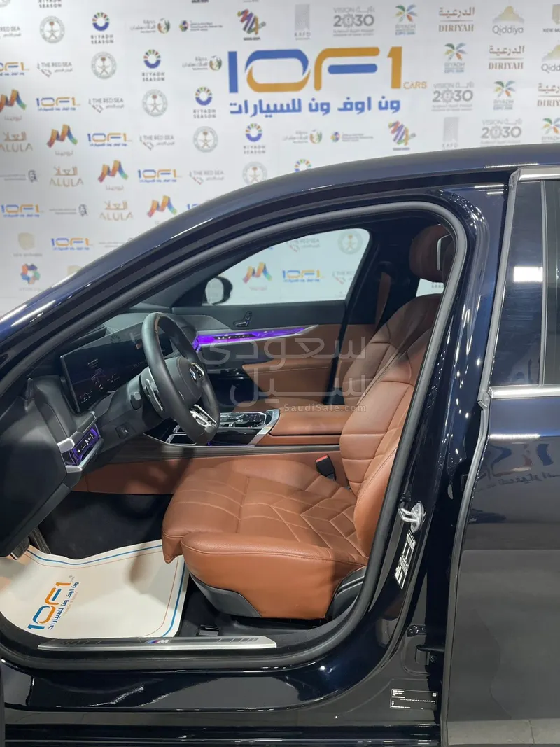 2025 بي ام دبليو الفئة السابعة 740أي