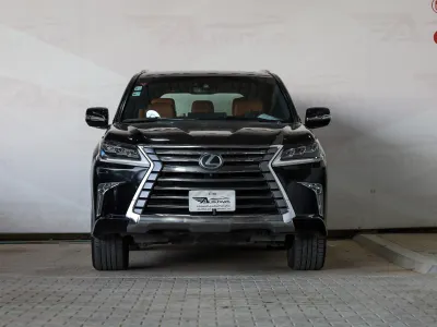 2017 لكزس إل إكس 570 اس