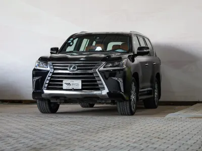 2017 لكزس إل إكس 570 اس