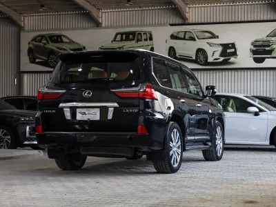 2017 لكزس إل إكس 570 اس