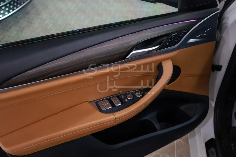 2020 بي ام دبليو الفئة اكس 4