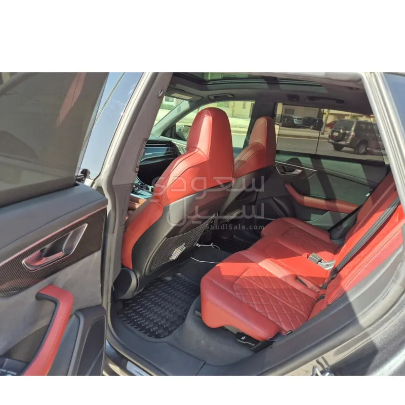 2023 اودي اس كيو 8