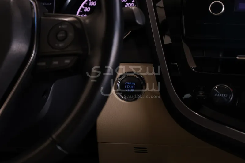 2022 تويوتا كامري جي ال اي