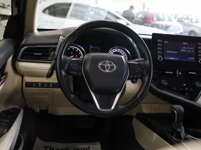 2022 تويوتا كامري جي ال اي