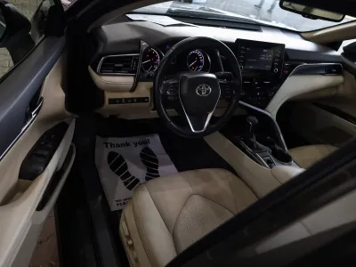 2022 تويوتا كامري جي ال اي