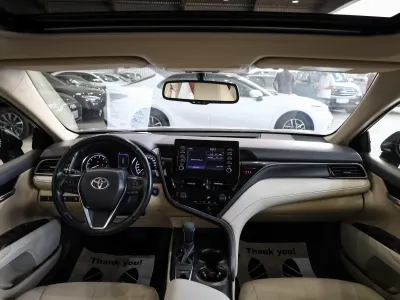 2022 تويوتا كامري جي ال اي