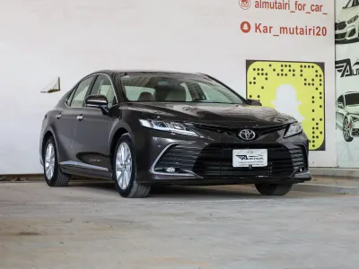 2022 تويوتا كامري جي ال اي