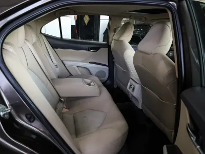 2022 تويوتا كامري جي ال اي