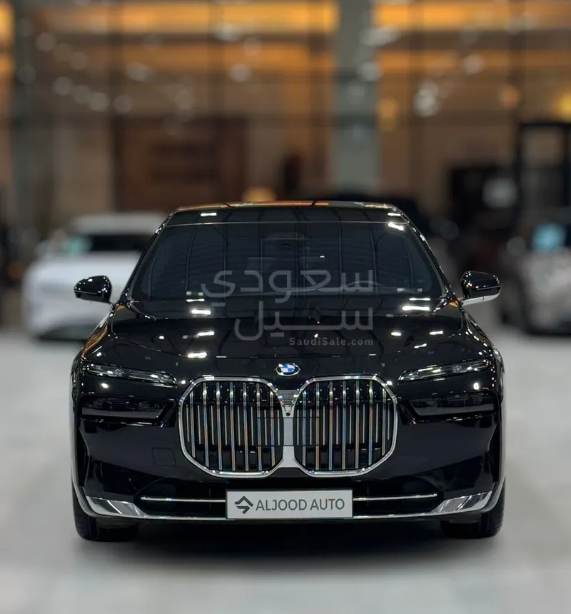 2026 بي ام دبليو الفئة السابعة 735أي