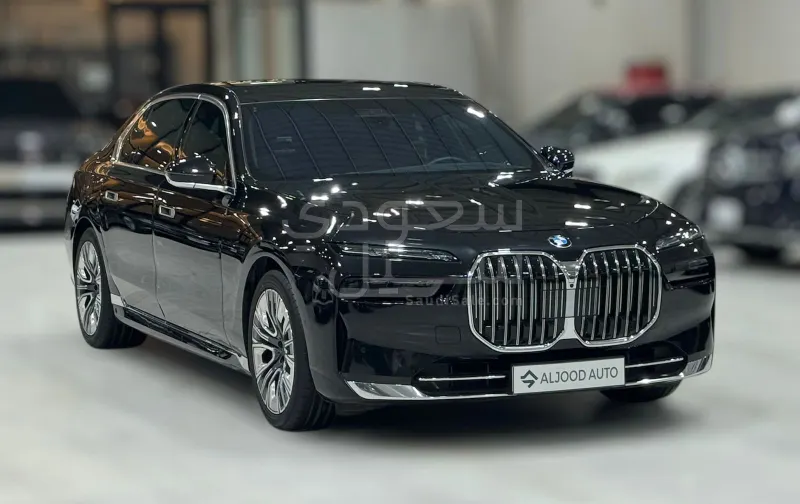 2026 بي ام دبليو الفئة السابعة 735أي