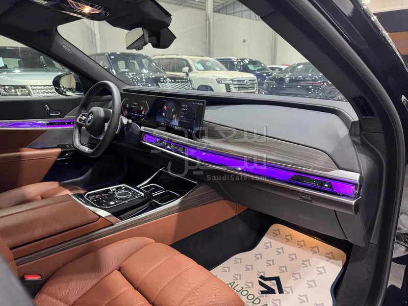 2026 بي ام دبليو الفئة السابعة 735أي