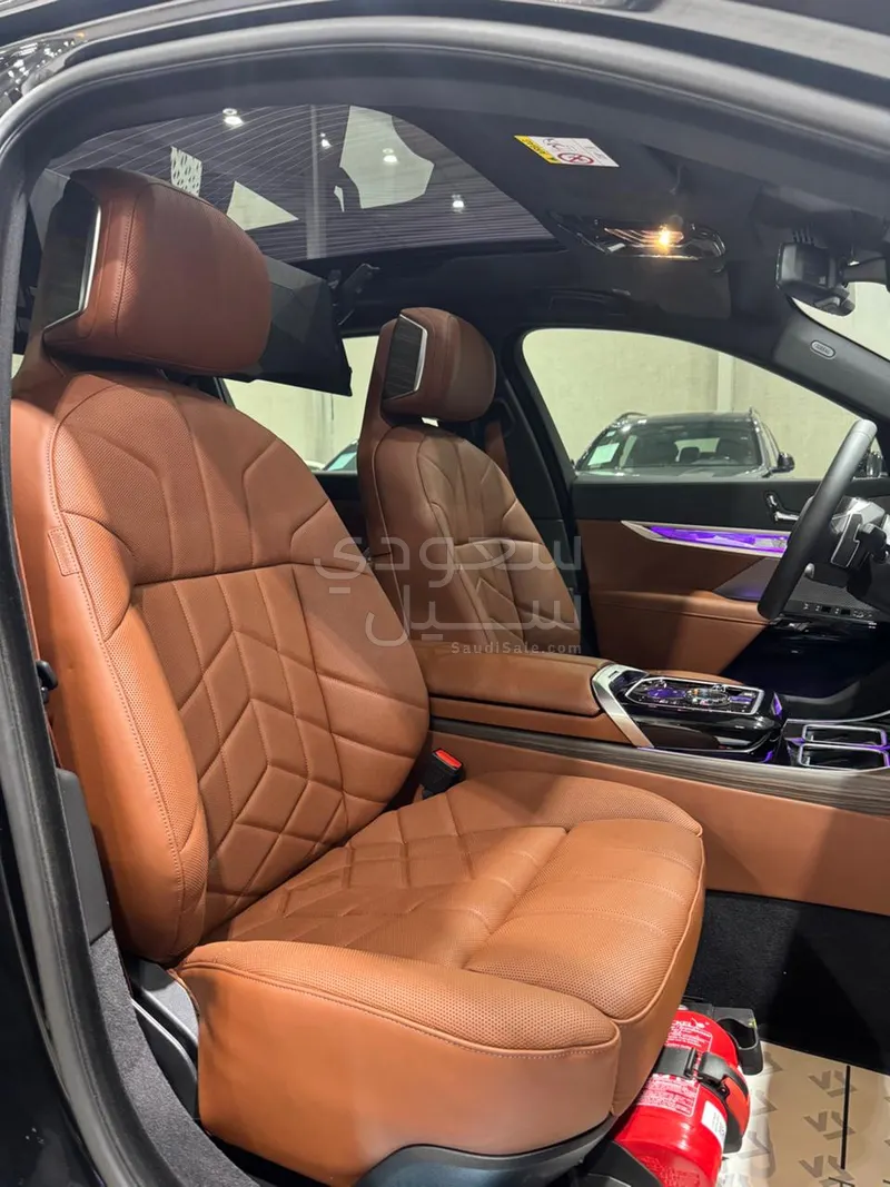 2026 بي ام دبليو الفئة السابعة 735أي