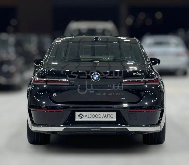 2026 بي ام دبليو الفئة السابعة 735أي