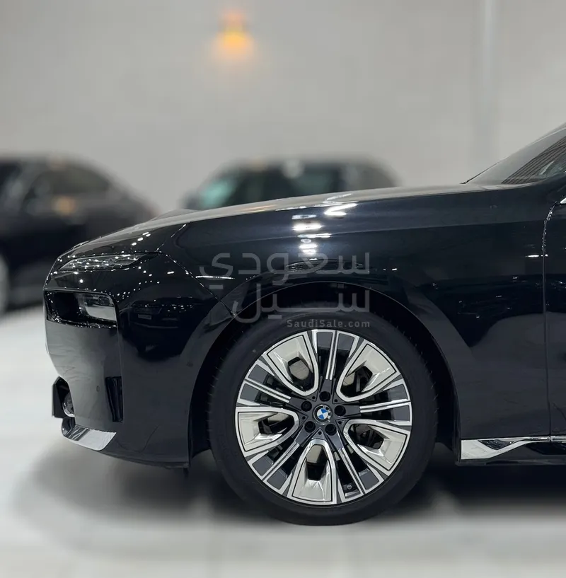 2026 بي ام دبليو الفئة السابعة 735أي