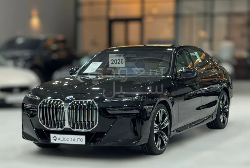 2026 بي ام دبليو الفئة السابعة 735 إل أي إنديفيجوال