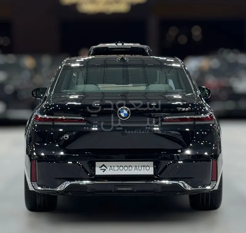 2026 بي ام دبليو الفئة السابعة 735 إل أي إنديفيجوال