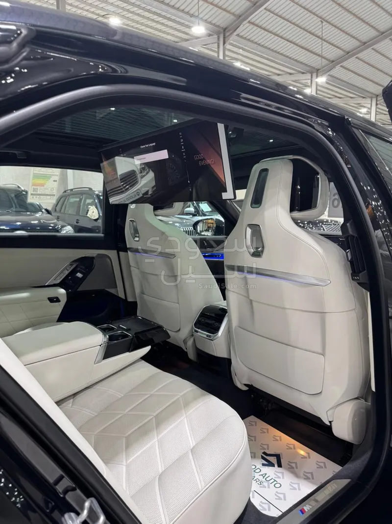 2026 بي ام دبليو الفئة السابعة 735 إل أي إنديفيجوال