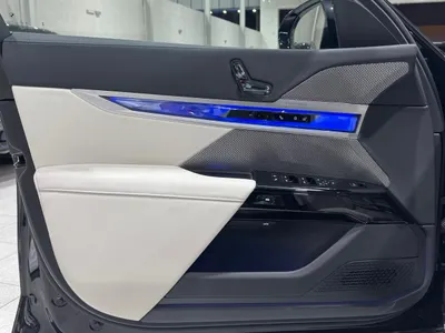 2026 بي ام دبليو الفئة السابعة 735 إل أي إنديفيجوال