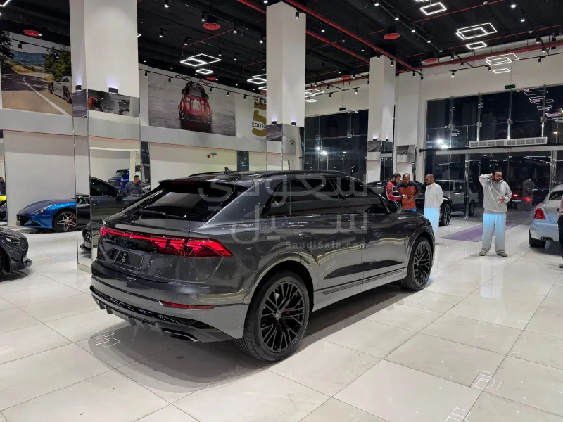 2025 اودي كيو 8