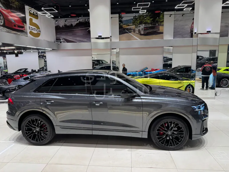 2025 اودي كيو 8