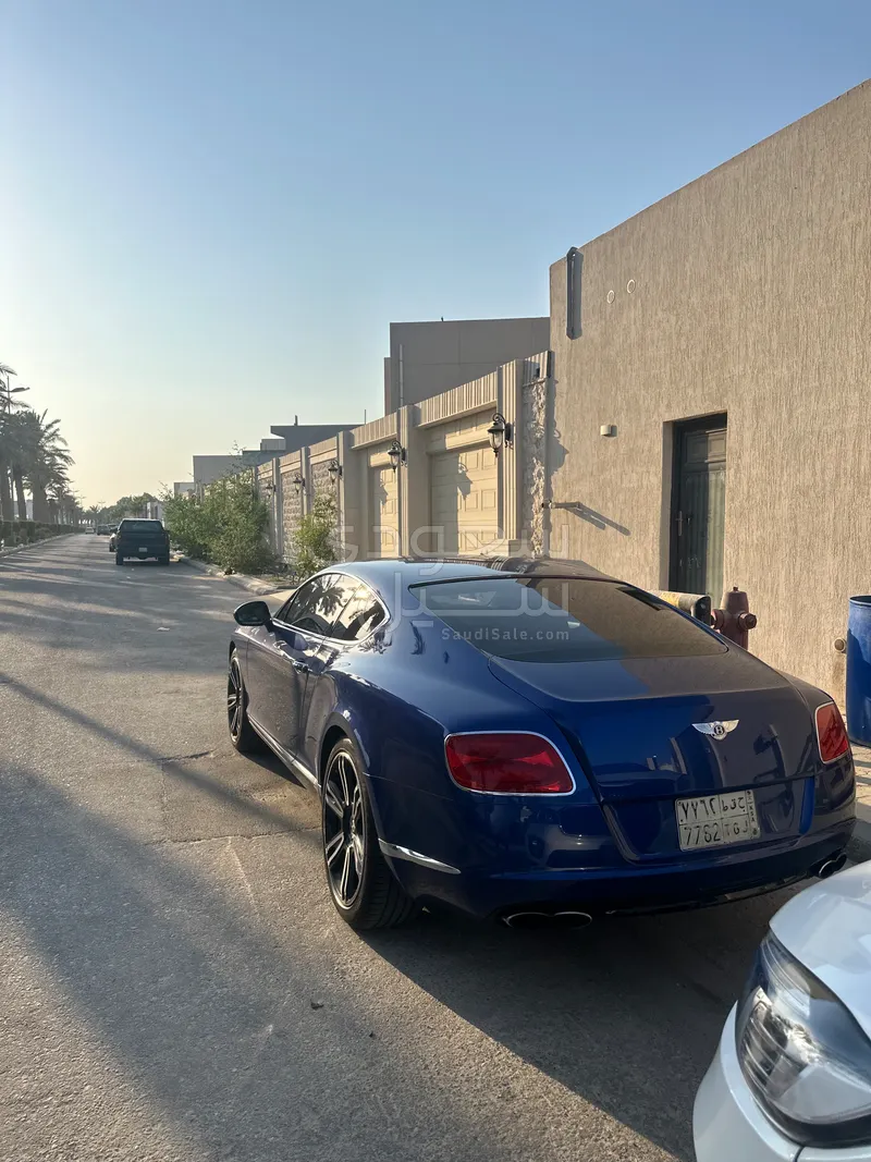 2013 بنتلي كونتيننتل جي تي