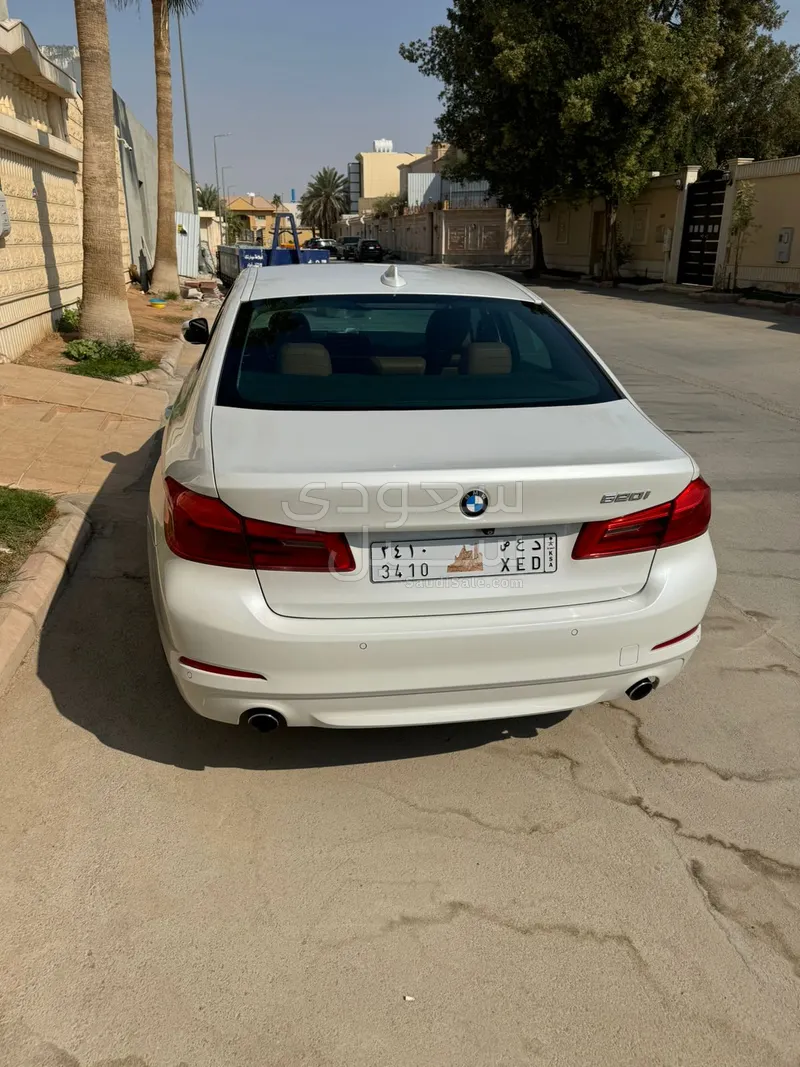 2019 بي ام دبليو الفئة الخامسة 520 أي