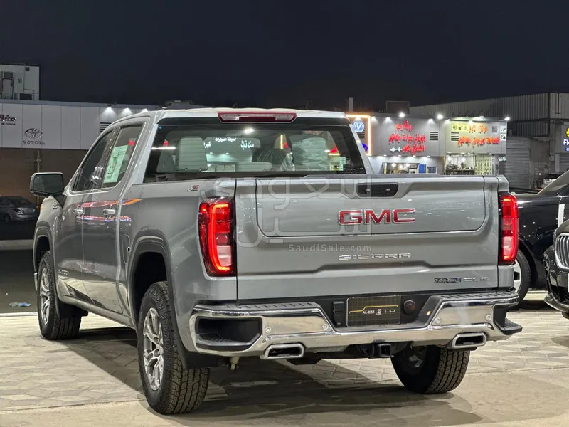 2024 GMC Sierra SLE