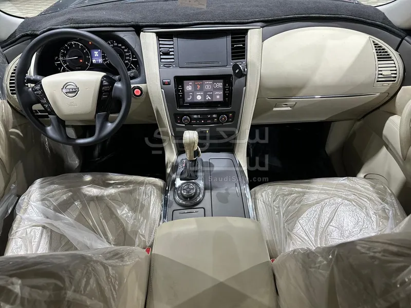 2023 Nissan Patrol SE