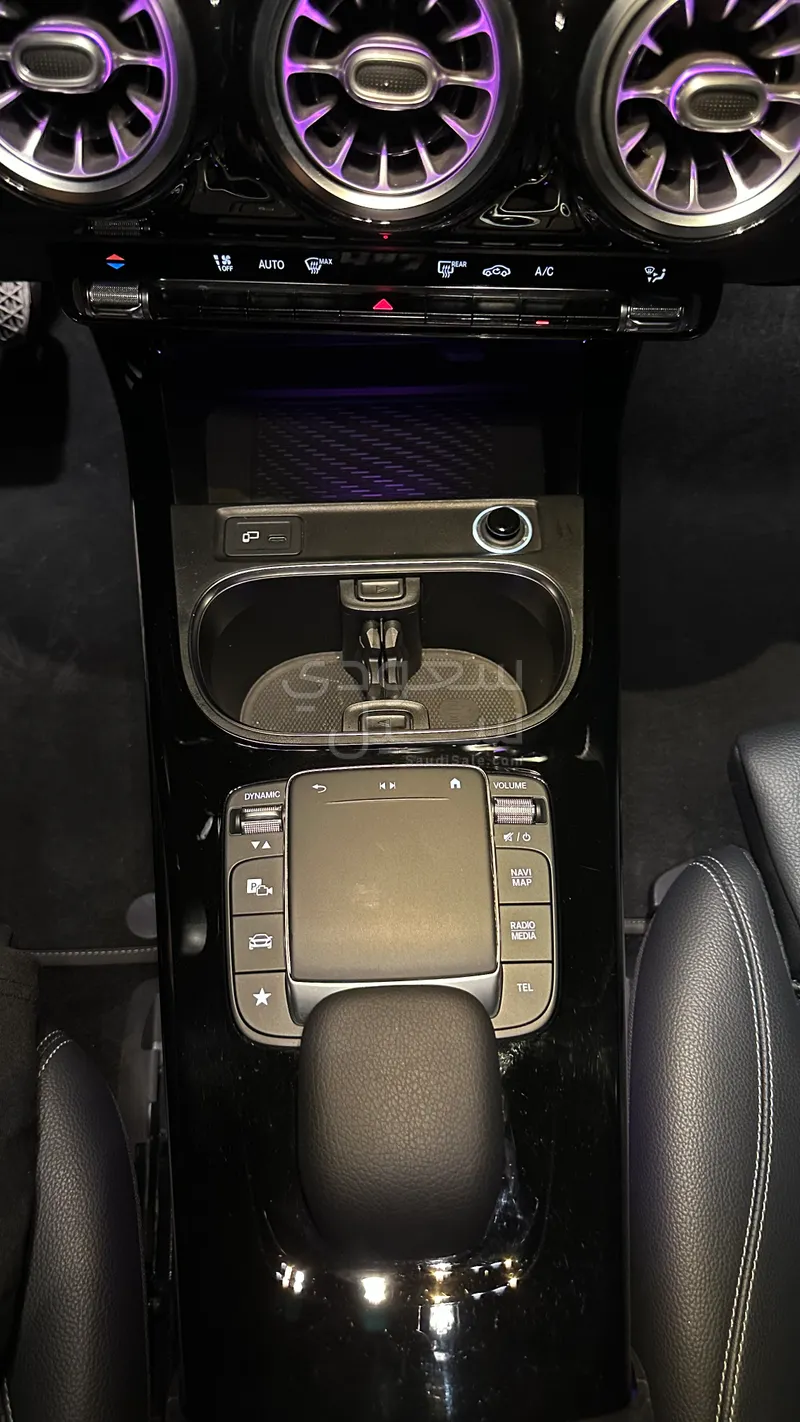 2020 مرسيدس - بنز أي 220