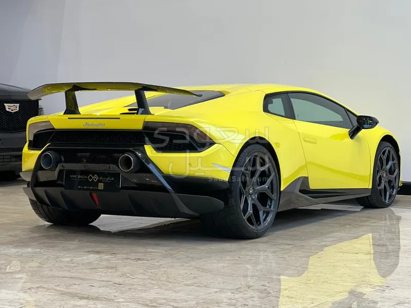 2018 لمبرجيني هوراكان بيرفورمانت