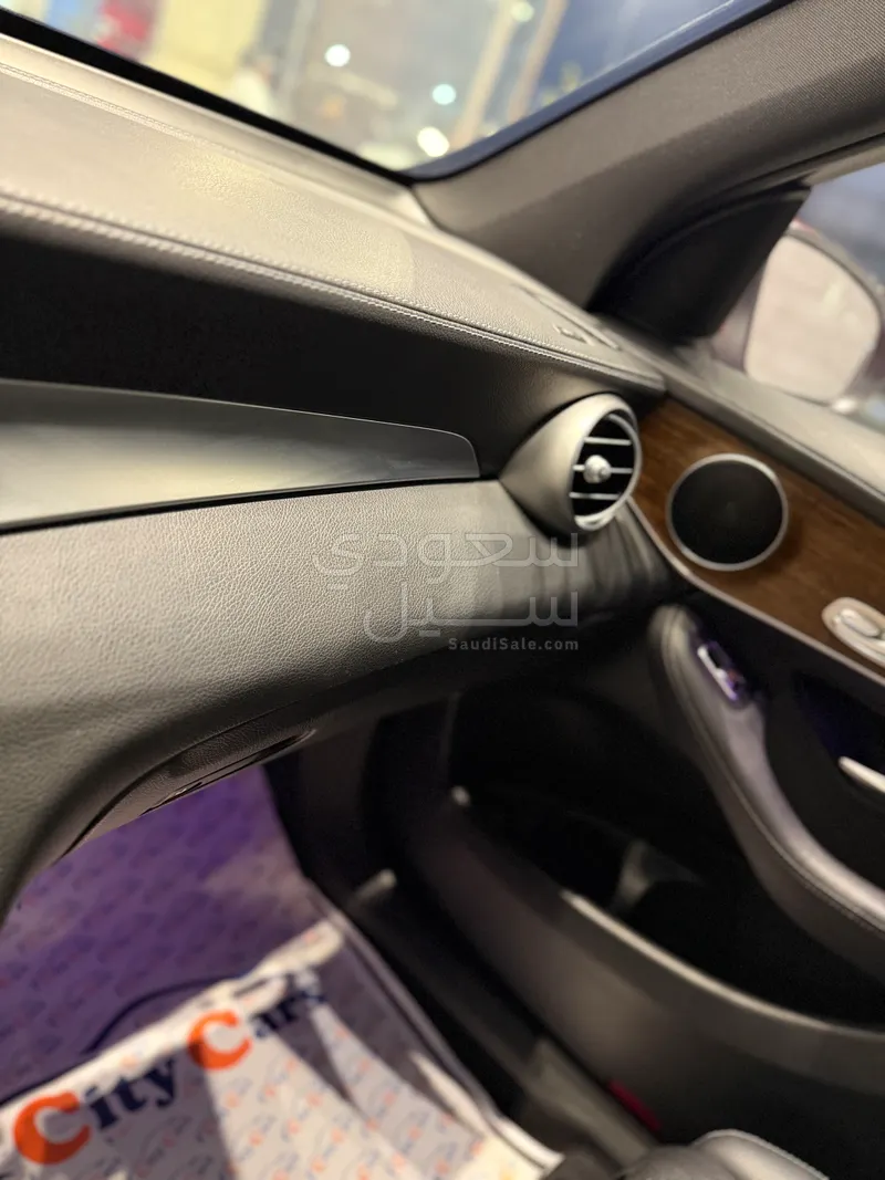 2020 مرسيدس - بنز جي إل سي 200