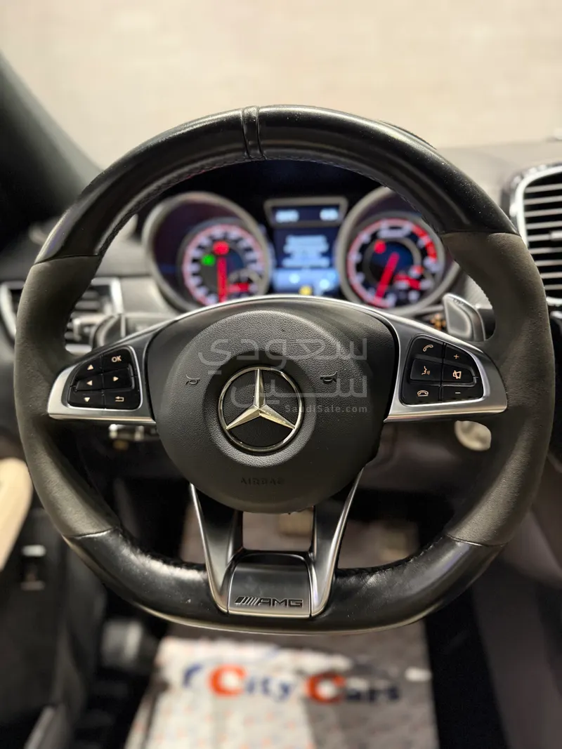 2016 مرسيدس - بنز جي إل إي 63إس أي إم جي