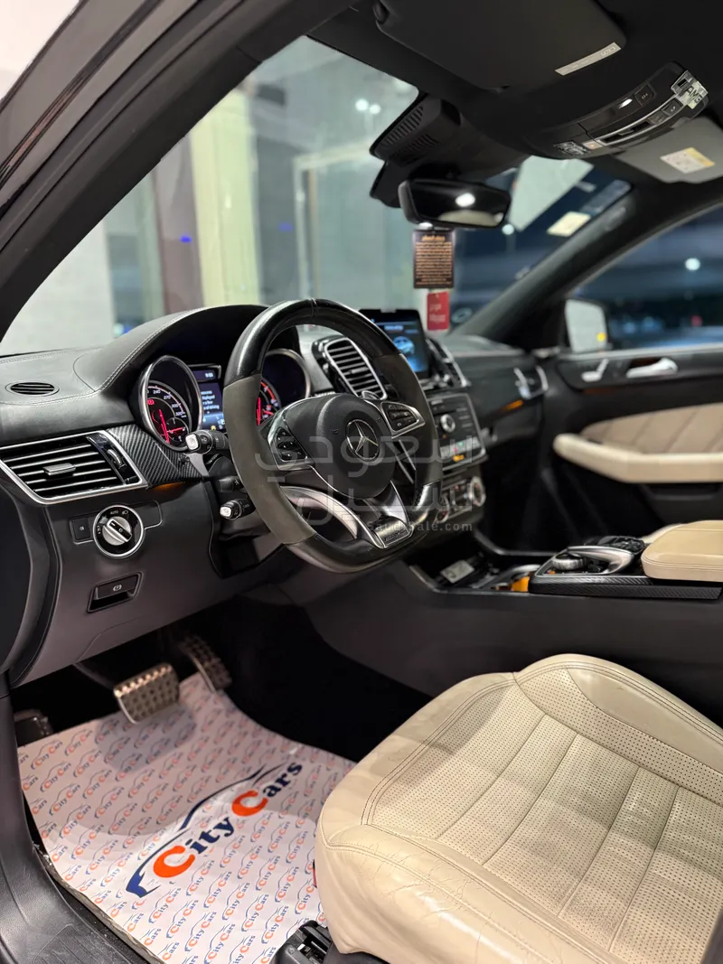 2016 مرسيدس - بنز جي إل إي 63إس أي إم جي
