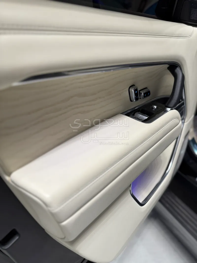 2024 لاند روفر رينج روفر اوتوبيوغرافي