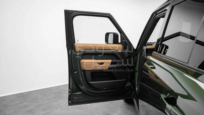 2026 لاند روفر ديفيندر اكس داينمك