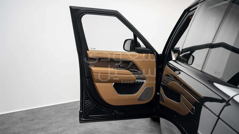 2025 لاند روفر رينج روفر اوتوبيوغرافي